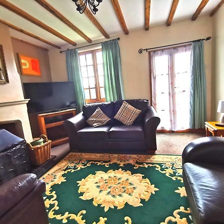 The Raddle Inn Log Cabins Croxden Extérieur photo