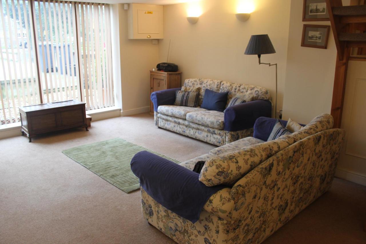 The Raddle Inn Log Cabins Croxden Extérieur photo