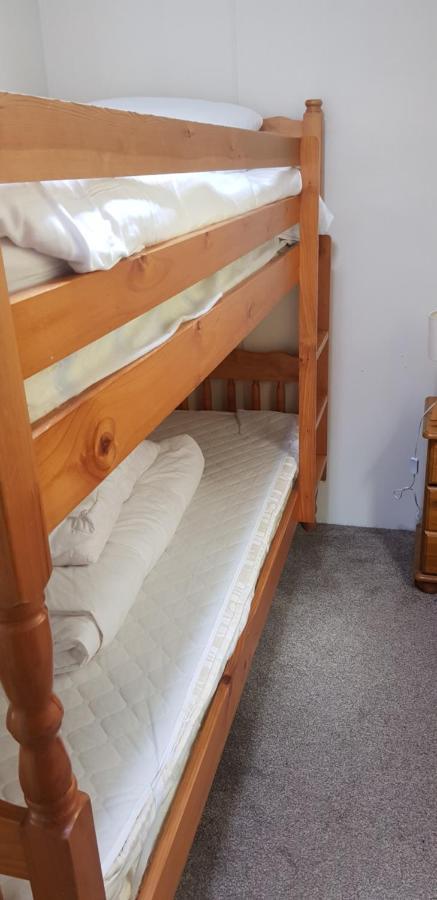 The Raddle Inn Log Cabins Croxden Extérieur photo